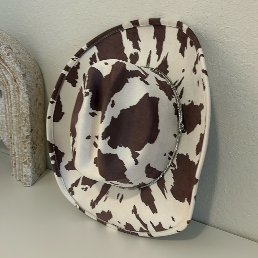 Cowgirl hat brown and white NEW (plus 3 extra free white cowgirl hats)